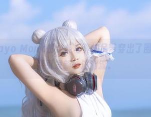 好吧，Sayo Momo的这组写真把吊带穿出了圈外，估计要引发新一波潮流。